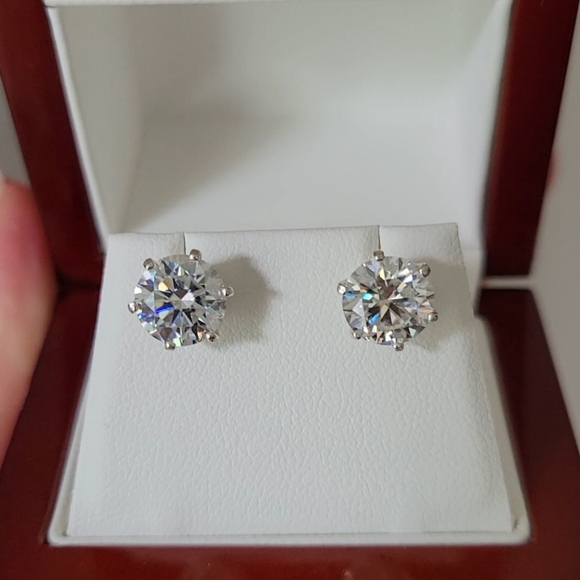 New 4ct Certified Moissanite Stud Earrings !!! - Picture 6 of 15